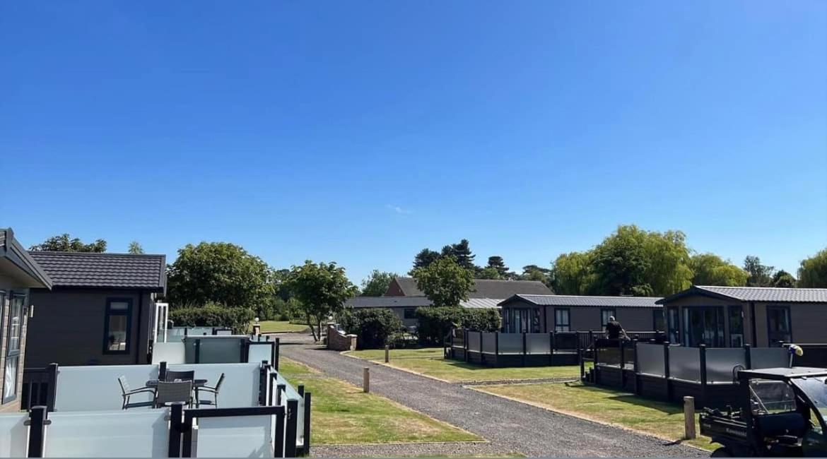 Bracken Lodge Retreats OSZ Louth  Exterior foto